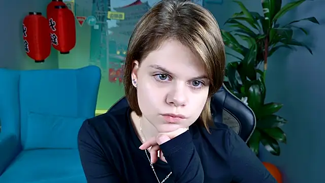 EllieMurler online show from November 21, 2025, 9:08 am