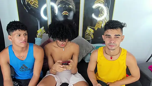 Snapshot of Violet_Dream2 chatting on December 18, 2025, 5:34 am Violet Dream2 online show from December 18, 2025, 5:34 am