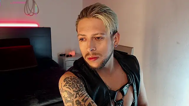 MaaxxxRider online show from November 1, 2025, 4:19 am