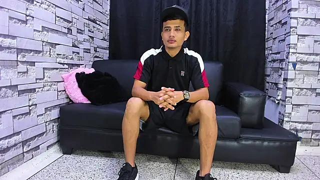 Snapshot of Crazy_Cult_Sex chatting on February 3, 2026, 1:05 pm Crazy Cult Sex online show from February 3, 2026, 1:05 pm