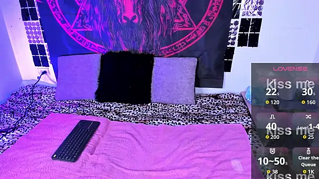 Snapshot of UchikyDoll chatting on January 13, 2026, 10:35 pm UchikyDoll online show from January 13, 2026, 10:35 pm