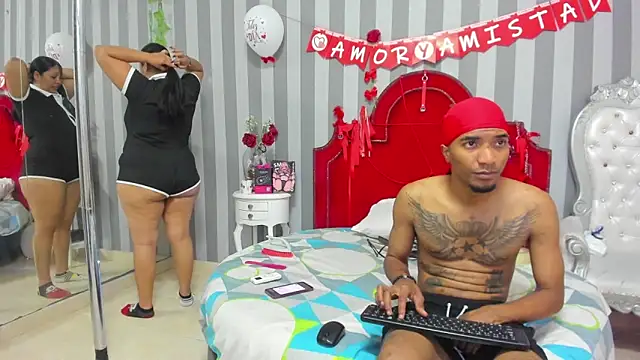 Snapshot of CaroyAndy chatting on February 13, 2026, 12:49 pm CaroyAndy online show from February 13, 2026, 12:49 pm