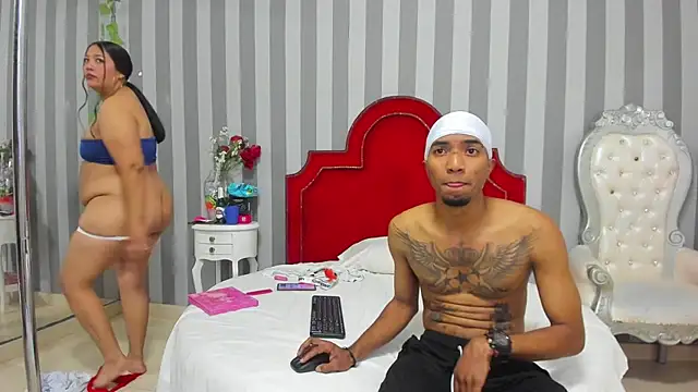 Snapshot of CaroyAndy chatting on February 4, 2026, 12:55 pm CaroyAndy online show from February 4, 2026, 12:55 pm