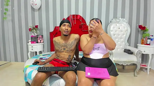 Snapshot of CaroyAndy chatting on February 19, 2026, 12:46 pm CaroyAndy online show from February 19, 2026, 12:46 pm