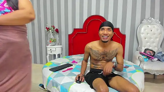 Snapshot of CaroyAndy chatting on February 3, 2026, 12:43 pm CaroyAndy online show from February 3, 2026, 12:43 pm