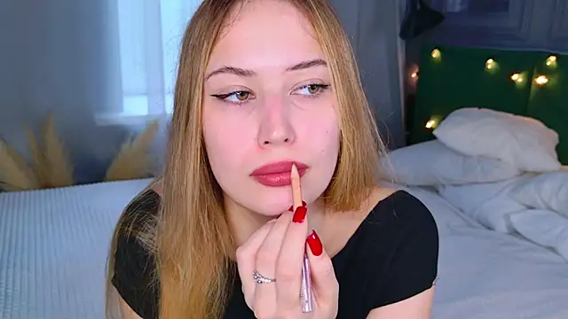 Sofii Ly online show from October 6, 2025, 6:14 am