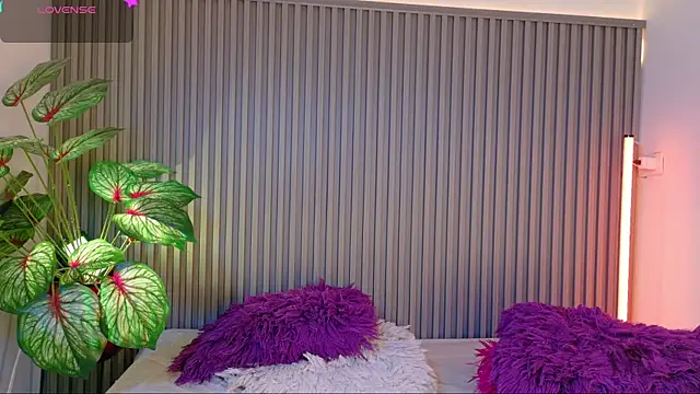 Snapshot of Celeste_Presstigge chatting on September 19, 2025, 8:24 pm Celeste Presstigge online show from September 19, 2025, 8:24 pm