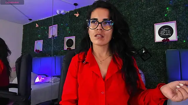 Linagh  online show from November 19, 2025, 11:54 am