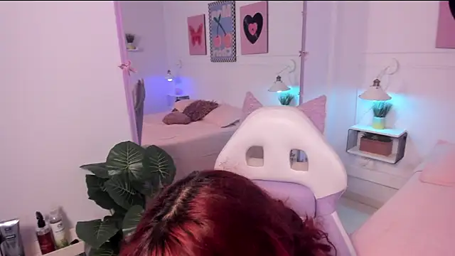 Zoe Lynch  online show from November 24, 2025, 11:54 am