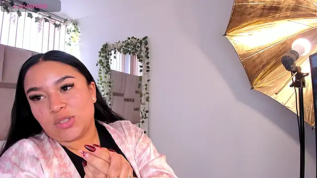 Snapshot of Zoey_thompson chatting on December 17, 2025, 8:03 pm Zoey thompson online show from December 17, 2025, 8:03 pm