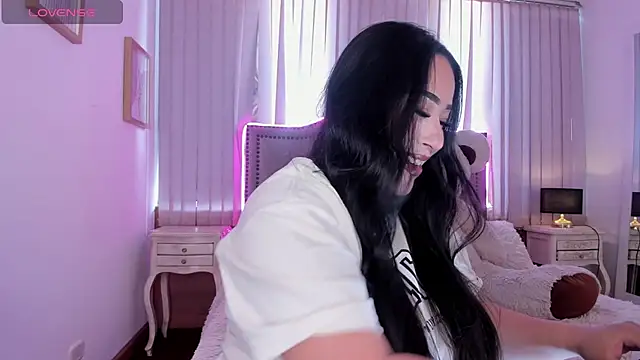 Snapshot of Zoey_thompson chatting on November 12, 2025, 2:43 pm Zoey thompson online show from November 12, 2025, 2:43 pm