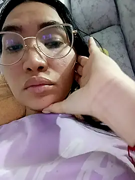 lucyy liiuu online show from October 9, 2025, 10:43 pm