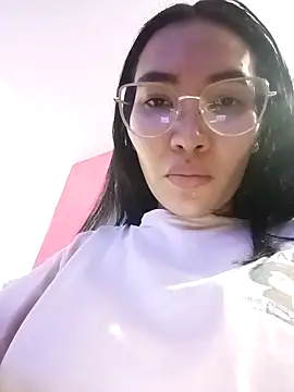 lucyy liiuu online show from November 19, 2025, 11:49 pm