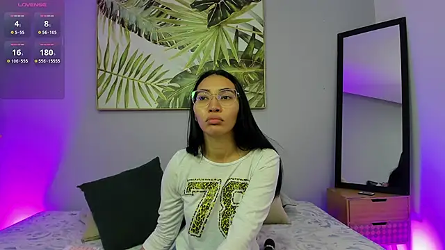 lucyy liiuu online show from October 23, 2025, 12:37 pm