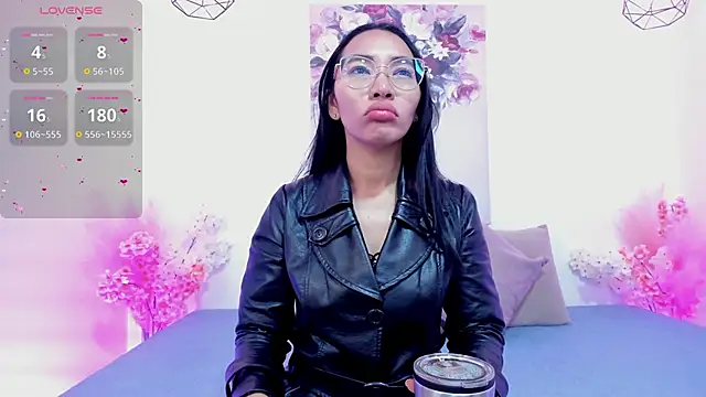 lucyy liiuu online show from November 10, 2025, 1:38 pm