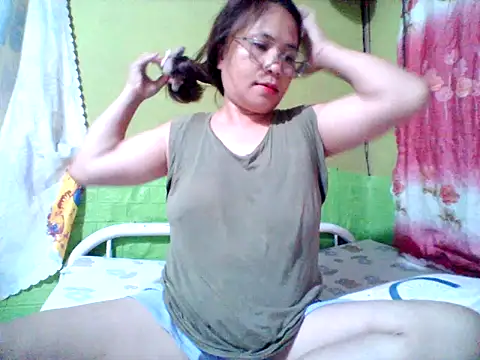 Snapshot of Bianca0516 chatting on May 5, 2026, 11:46 am Bianca0516 online show from May 5, 2026, 11:46 am
