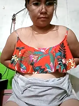 Snapshot of Bianca0516 chatting on December 16, 2025, 10:19 am Bianca0516 online show from December 16, 2025, 10:19 am