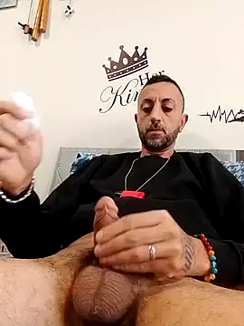 Snapshot of Blackmen_90 chatting on October 27, 2025, 11:11 am Blackmen 90 online show from October 27, 2025, 11:11 am