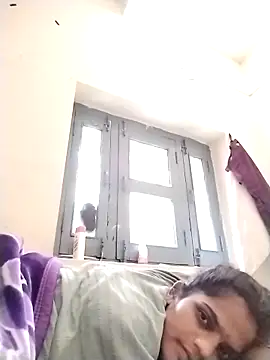 Snapshot of Sofia_kuuu chatting on October 13, 2025, 5:53 am Sofia kuuu online show from October 13, 2025, 5:53 am