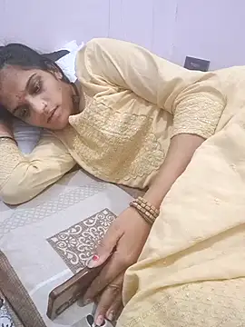 Snapshot of Sofia_kuuu chatting on November 2, 2025, 11:37 am Sofia kuuu online show from November 2, 2025, 11:37 am