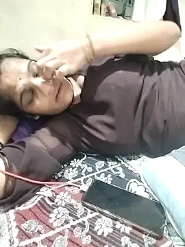 Snapshot of Sofia_kuuu chatting on October 14, 2025, 4:29 pm Sofia kuuu online show from October 14, 2025, 4:29 pm