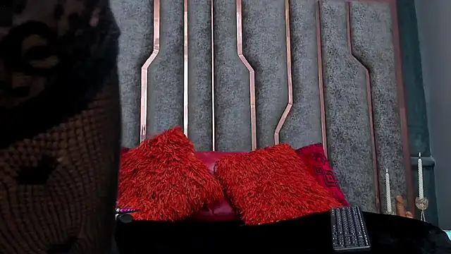 Snapshot of SienaFacchini chatting on November 12, 2025, 7:18 pm SienaFacchini online show from November 12, 2025, 7:18 pm