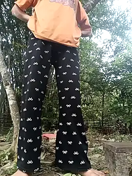 Snapshot of chau1 chatting on April 4, 2026, 9:27 am chau1 online show from April 4, 2026, 9:27 am