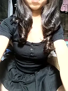 Snapshot of chau1 chatting on April 1, 2026, 6:04 am chau1 online show from April 1, 2026, 6:04 am