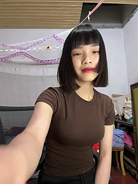 andymi1 online show from May 24, 2026, 2:22 am