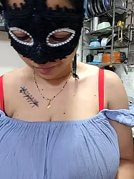 Queen Nightt online show from September 25, 2025, 3:12 am