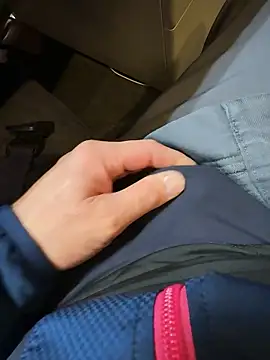 Snapshot of usu0130 chatting on November 28, 2025, 1:55 pm usu0130 online show from November 28, 2025, 1:55 pm