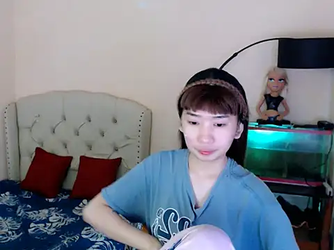 Snapshot of ShantalFoxxy_ chatting on May 1, 2026, 12:15 am ShantalFoxxy online show from May 1, 2026, 12:15 am