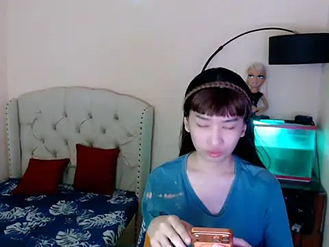 ShantalFoxxy  online show from March 23, 2026, 12:44 am