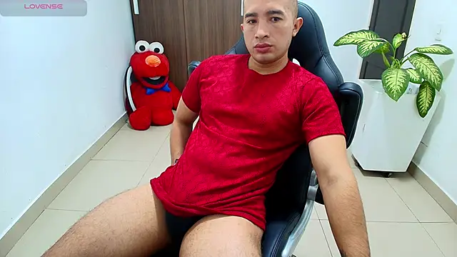 Snapshot of sebastian_oconnor77 chatting on October 13, 2025, 12:40 pm sebastian oconnor77 online show from October 13, 2025, 12:40 pm