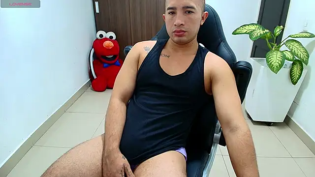 Snapshot of sebastian_oconnor77 chatting on October 17, 2025, 12:40 pm sebastian oconnor77 online show from October 17, 2025, 12:40 pm