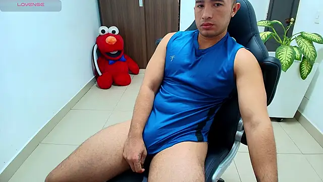 Snapshot of sebastian_oconnor77 chatting on October 4, 2025, 12:39 pm sebastian oconnor77 online show from October 4, 2025, 12:39 pm