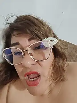 AlexxiaaMat online show from June 3, 2026, 2:33 pm