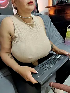 Snapshot of AlexxiaaMat chatting on January 15, 2026, 11:02 am AlexxiaaMat online show from January 15, 2026, 11:02 am