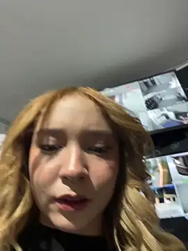 Snapshot of JuliethMoss chatting on May 21, 2026, 1:14 am JuliethMoss online show from May 21, 2026, 1:14 am