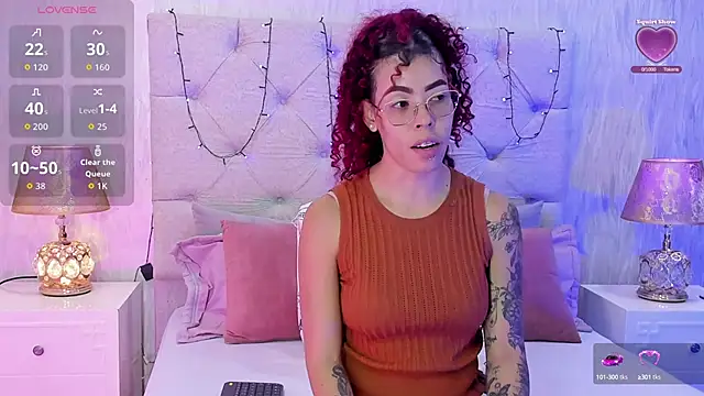 Snapshot of Pamelamiler__ chatting on September 17, 2025, 12:29 pm Pamelamiler online show from September 17, 2025, 12:29 pm