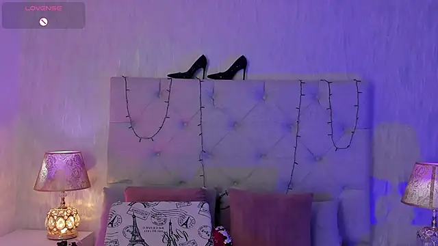 Snapshot of Pamelamiler__ chatting on December 16, 2025, 12:20 pm Pamelamiler online show from December 16, 2025, 12:20 pm