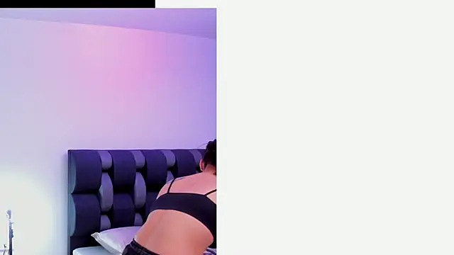 maily zanss online show from April 1, 2026, 7:55 pm