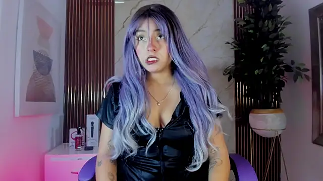 Snapshot of artemish__ chatting on December 22, 2025, 1:22 pm artemish online show from December 22, 2025, 1:22 pm