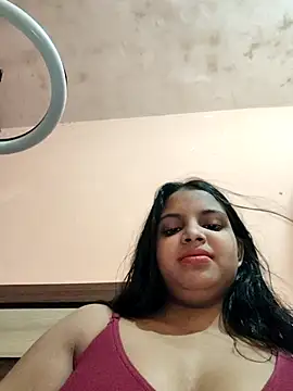 Snapshot of Maahhii_2 chatting on May 3, 2026, 7:39 pm Maahhii 2 online show from May 3, 2026, 7:39 pm