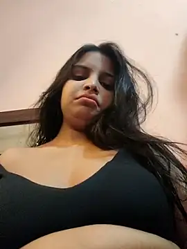 Snapshot of Maahhii_2 chatting on April 28, 2026, 8:02 pm Maahhii 2 online show from April 28, 2026, 8:02 pm