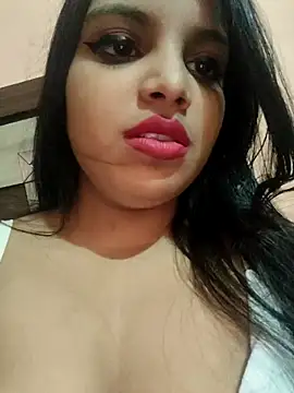 Snapshot of Maahhii_2 chatting on May 6, 2026, 7:29 pm Maahhii 2 online show from May 6, 2026, 7:29 pm