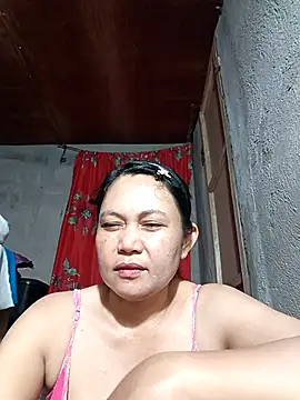 Snapshot of Everleigh_mom chatting on October 4, 2025, 10:06 am Everleigh mom online show from October 4, 2025, 10:06 am