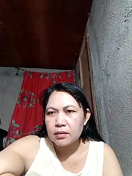 Snapshot of Everleigh_mom chatting on October 3, 2025, 2:37 am Everleigh mom online show from October 3, 2025, 2:37 am