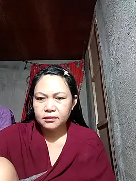 Snapshot of Everleigh_mom chatting on October 5, 2025, 8:32 pm Everleigh mom online show from October 5, 2025, 8:32 pm