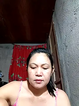 Snapshot of Everleigh_mom chatting on November 15, 2025, 10:41 am Everleigh mom online show from November 15, 2025, 10:41 am